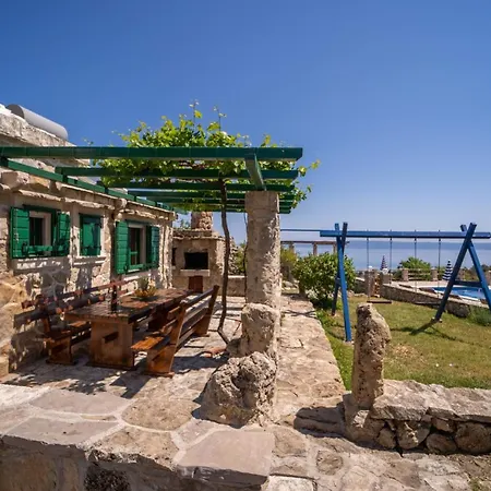 The Ultimate Escape - Traditional & Private Pool Casa de Férias