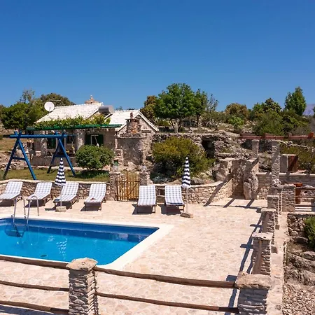The Ultimate Escape - Traditional & Private Pool Casa de Férias