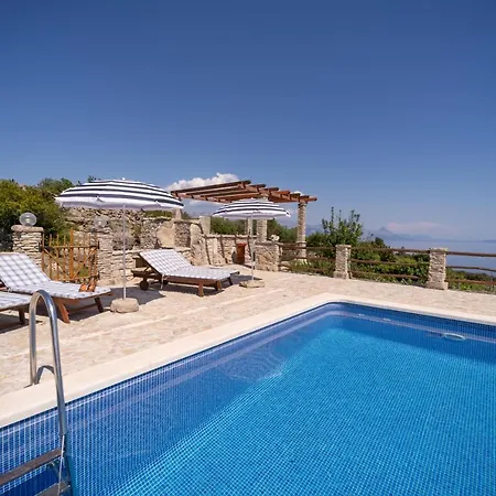 The Ultimate Escape - Traditional & Private Pool
