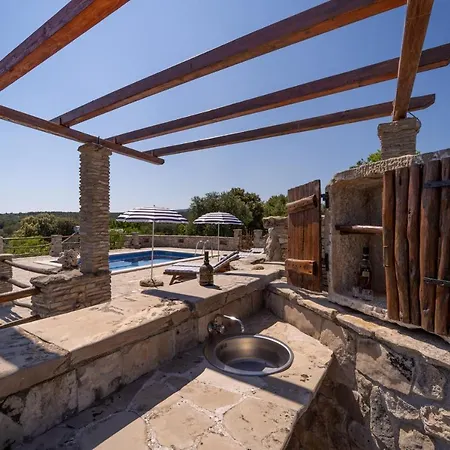 The Ultimate Escape - Traditional & Private Pool Сasa de vacaciones *