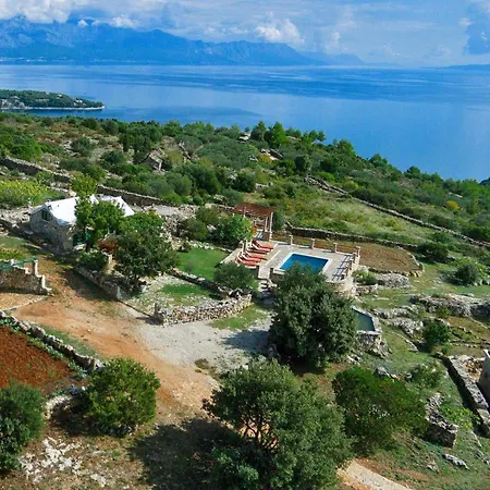 The Ultimate Escape - Traditional & Private Pool Будинок відпочинку Селка