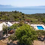 The Ultimate Escape - Traditional & Private Pool