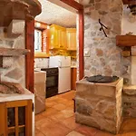The Ultimate Escape - Traditional & Private Pool Vakantiehuis *