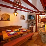 The Ultimate Escape - Traditional & Private Pool Vakantiehuis *