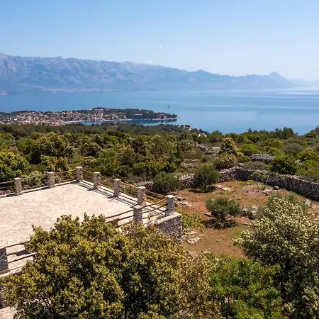 Semesterbostad The Ultimate Escape - Traditional & Private Pool *