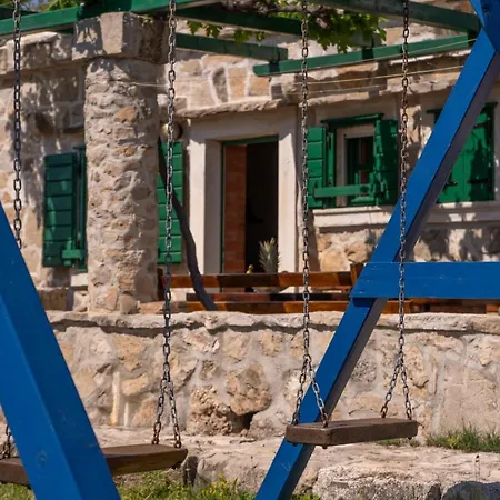 The Ultimate Escape - Traditional & Private Pool Semesterbostad *