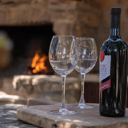 The Ultimate Escape - Traditional & Private Pool Semesterbostad *