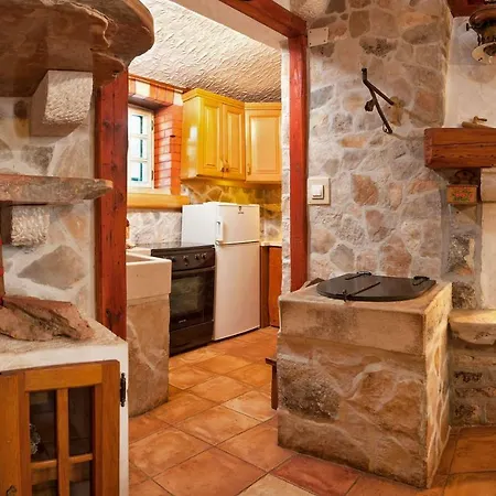 The Ultimate Escape - Traditional & Private Pool Semesterbostad *